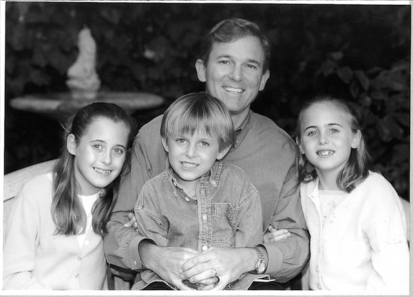 Robert "Bob" Packard and his young children.